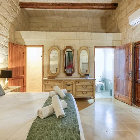 Authentic 4 Bedroom Gozitan With Private Pool By 360 Estates Villa *
