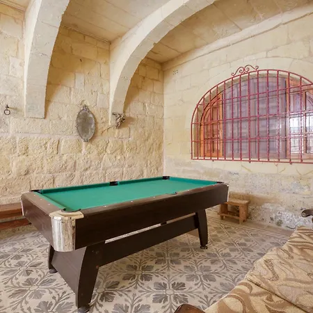 Vila Authentic 4 Bedroom Gozitan With Private Pool By 360 Estates