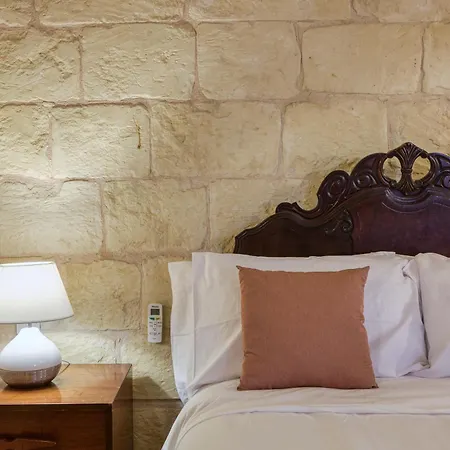 Authentic 4 Bedroom Gozitan With Private Pool By 360 Estates Villa *