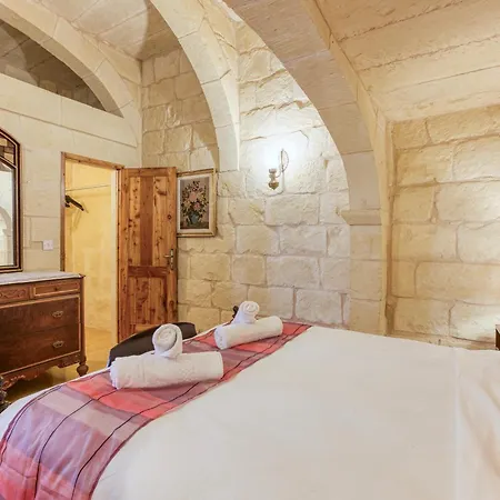 Authentic 4 Bedroom Gozitan With Private Pool By 360 Estates Vila Għarb