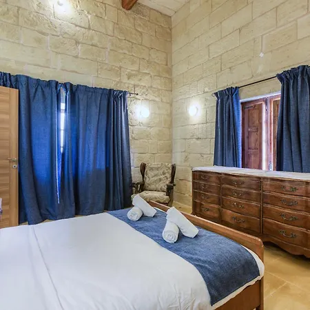 Authentic 4 Bedroom Gozitan With Private Pool By 360 Estates Villa *