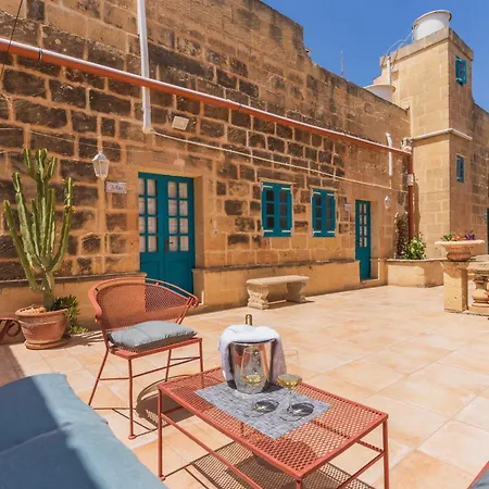 Authentic 4 Bedroom Gozitan With Private Pool By 360 Estates Għarb
