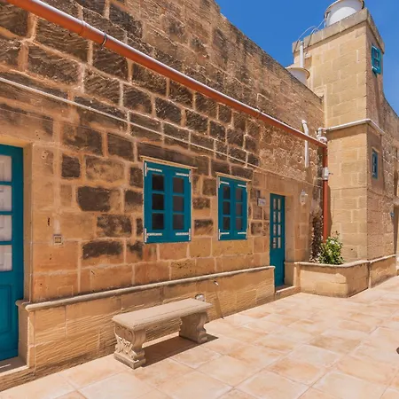 Authentic 4 Bedroom Gozitan With Private Pool By 360 Estates Vila Għarb