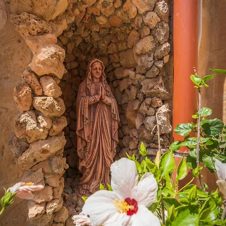 Authentic 4 Bedroom Gozitan With Private Pool By 360 Estates Vila Għarb